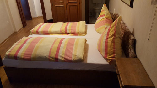 Kansakar Hotel ไคเซอร์สเลาเทิร์น ภายนอก รูปภาพ