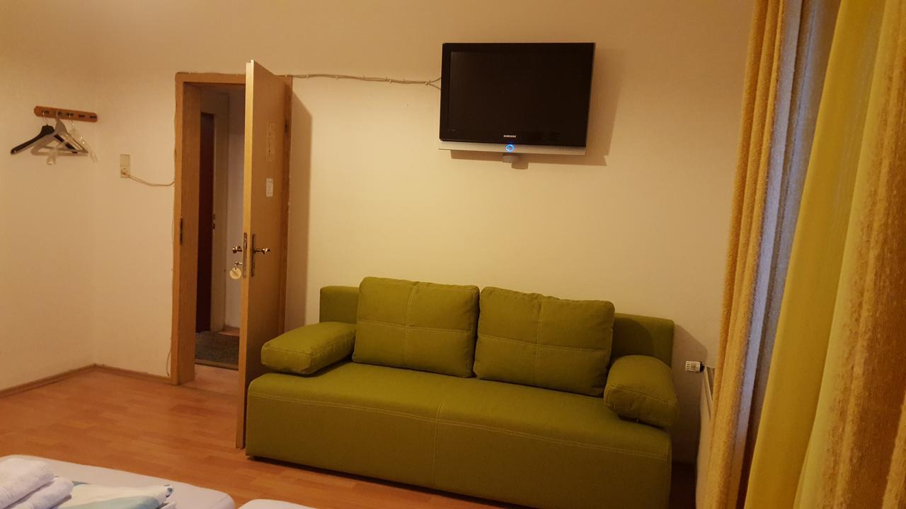 Kansakar Hotel ไคเซอร์สเลาเทิร์น ภายนอก รูปภาพ