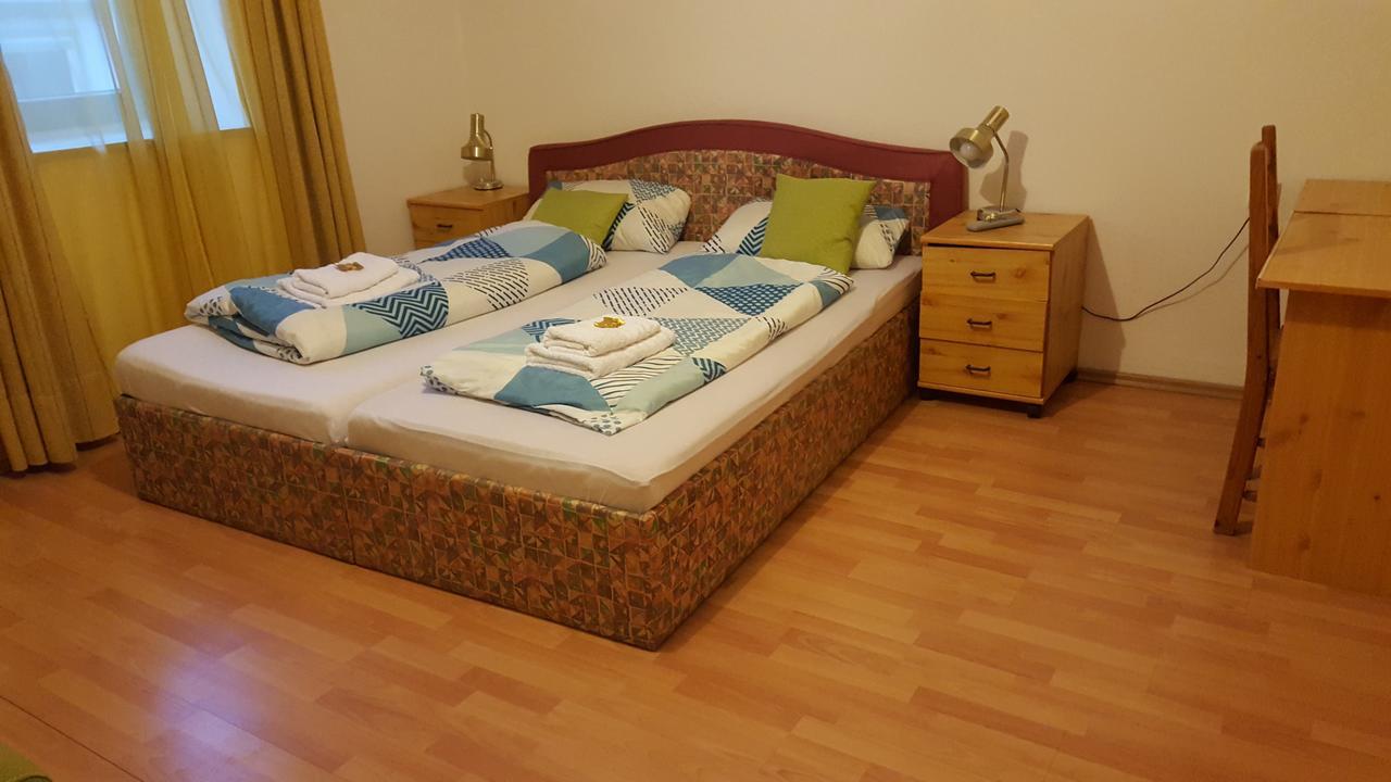 Kansakar Hotel ไคเซอร์สเลาเทิร์น ภายนอก รูปภาพ