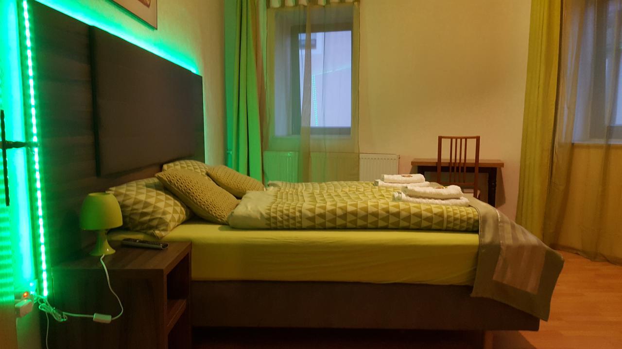 Kansakar Hotel ไคเซอร์สเลาเทิร์น ภายนอก รูปภาพ