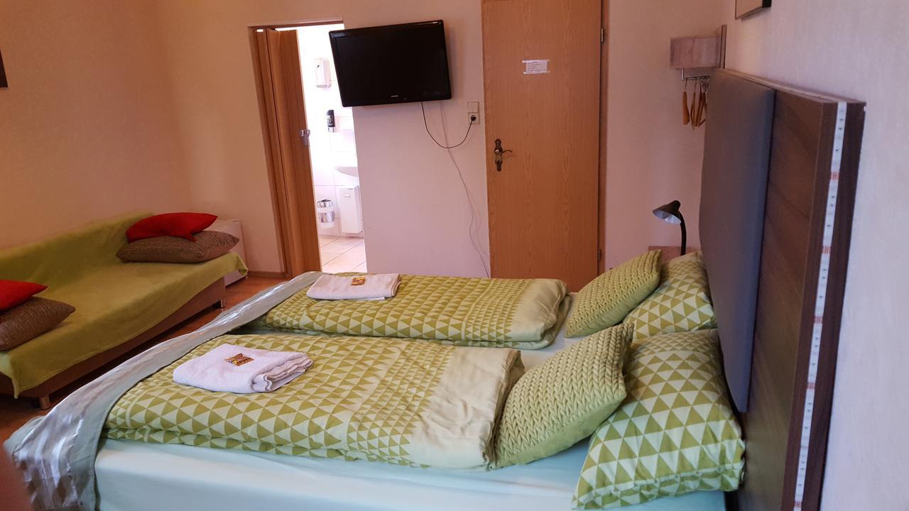 Kansakar Hotel ไคเซอร์สเลาเทิร์น ภายนอก รูปภาพ