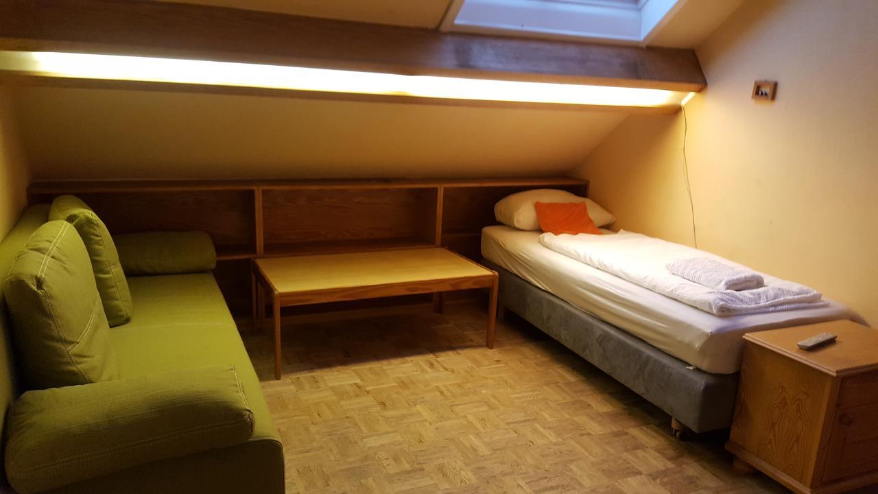 Kansakar Hotel ไคเซอร์สเลาเทิร์น ภายนอก รูปภาพ