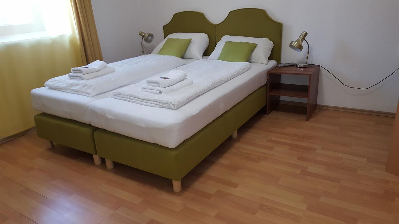 Kansakar Hotel ไคเซอร์สเลาเทิร์น ภายนอก รูปภาพ