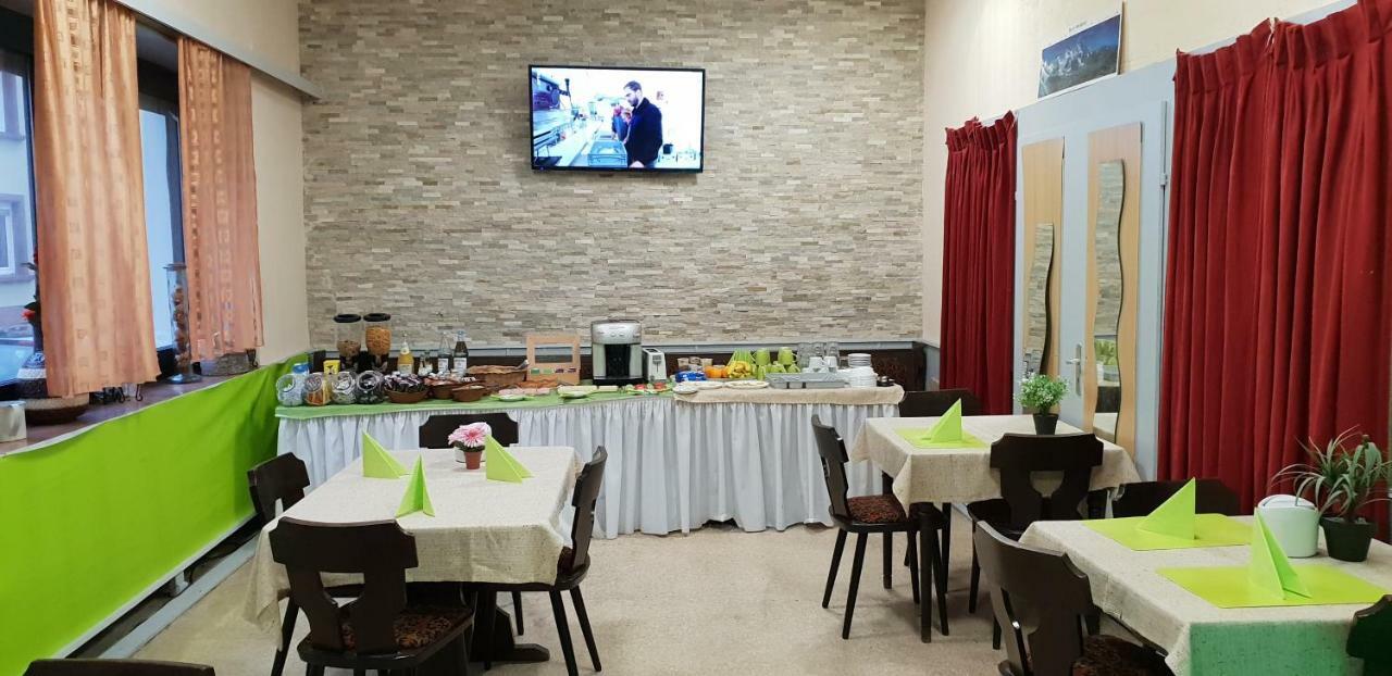 Kansakar Hotel ไคเซอร์สเลาเทิร์น ภายนอก รูปภาพ